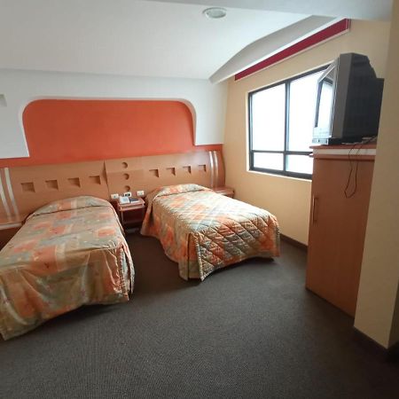 Hotel Terminal De プエブラ エクステリア 写真