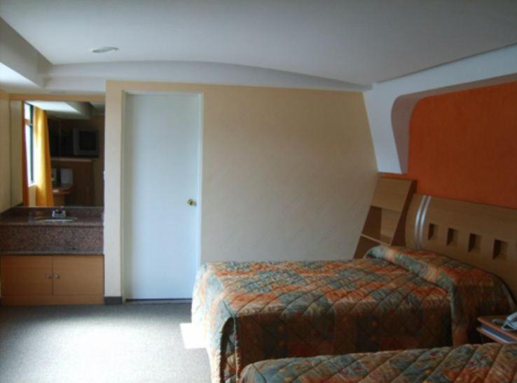 Hotel Terminal De プエブラ エクステリア 写真